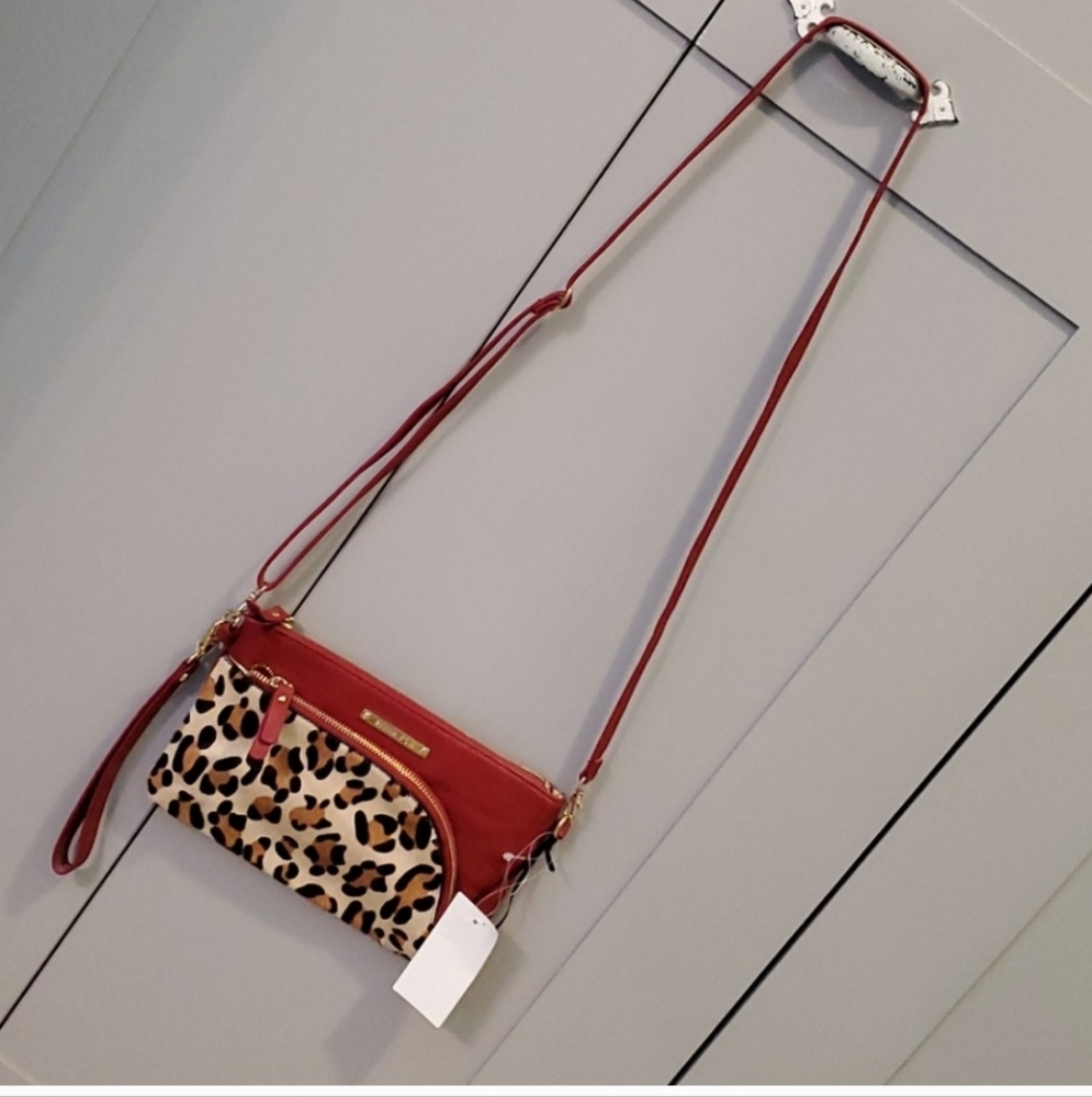 NWT Emma Fox Leathrr crossbody bag/wristlet